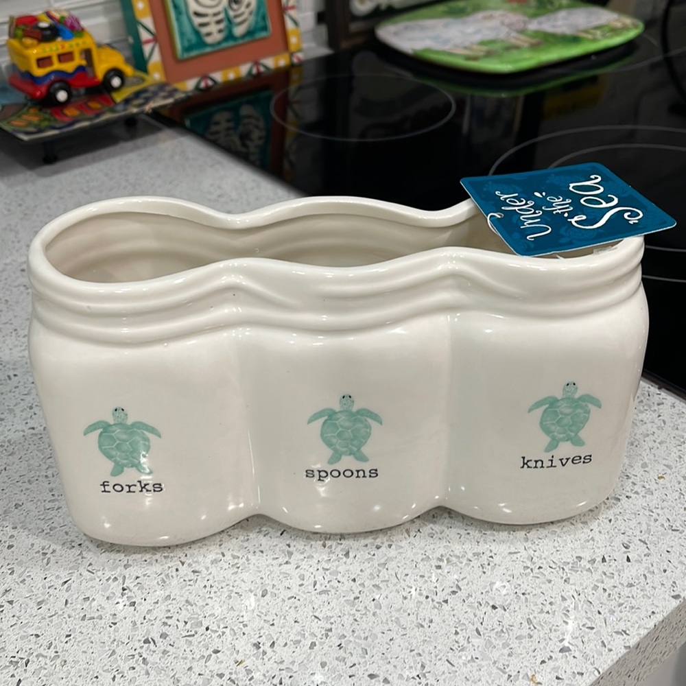 White/Black/Green "Turtles" 3-Section Ceramic Caddy for Forks/Knives